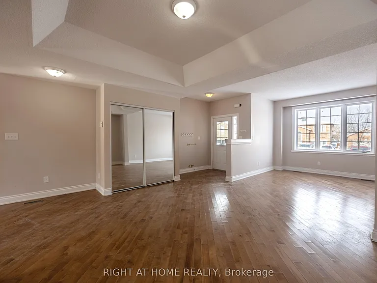 1215 Lowrie St — Photo 10