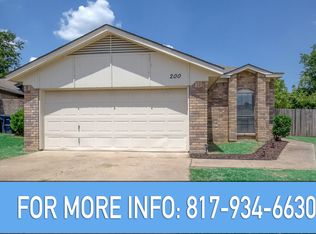 200 Lone Pine Ct, Fort Worth, TX 76108