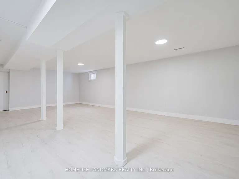 1608 Sherwood Forrest Cir — Photo 44