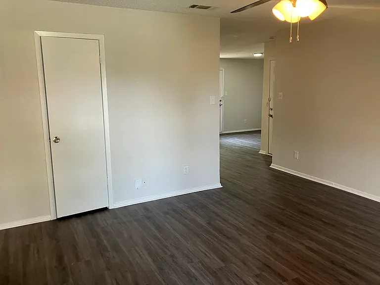 2552 Navasota Cir — Photo 1