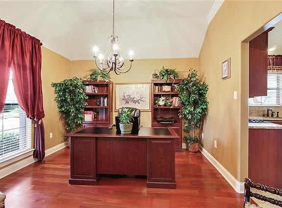 5th image of 150 Oxbow Dr