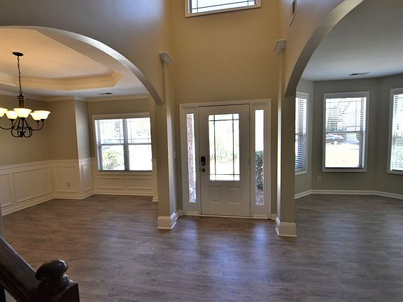 2nd image of 1934 Acorn Ln