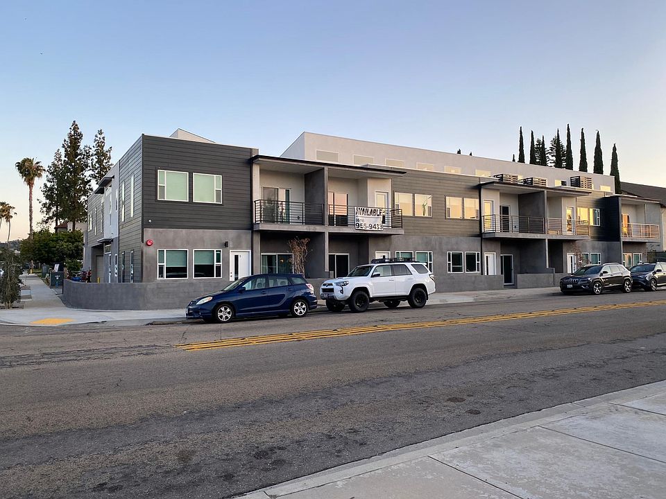 2nd image of 235 E Lexington Ave #2