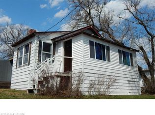 5 Lincoln St, Brownville, ME 04414