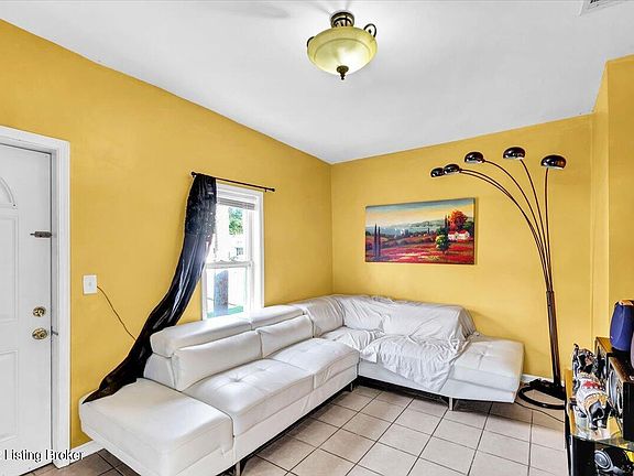 4th image of 838 Denmark St