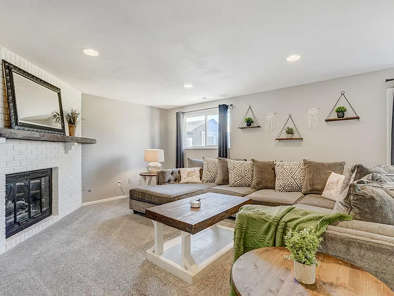 Living room offers a large and very comfortable sectional!