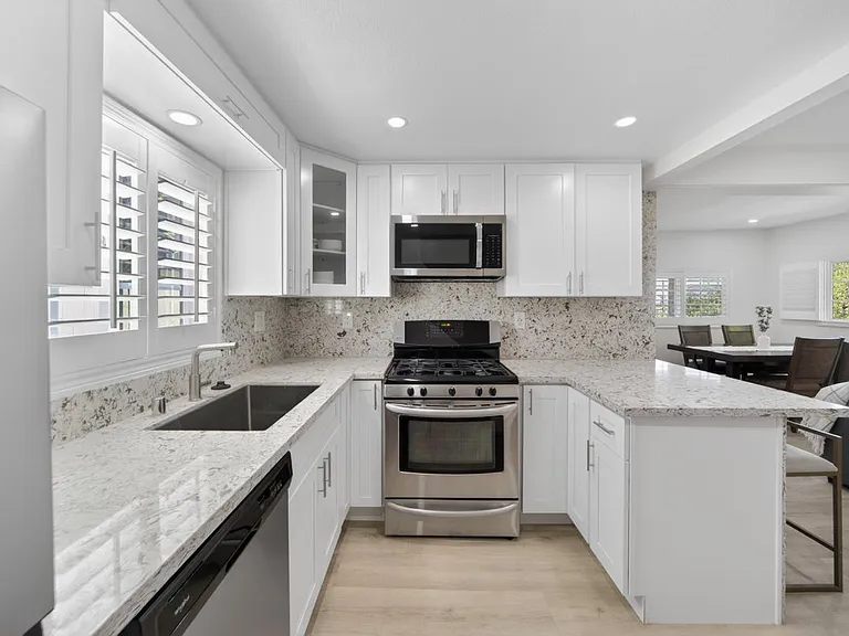 5929 Weaver Ln — Photo 11