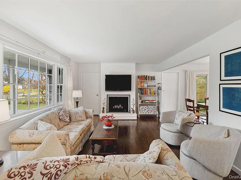 990 Three Waters Ln — Photo 5