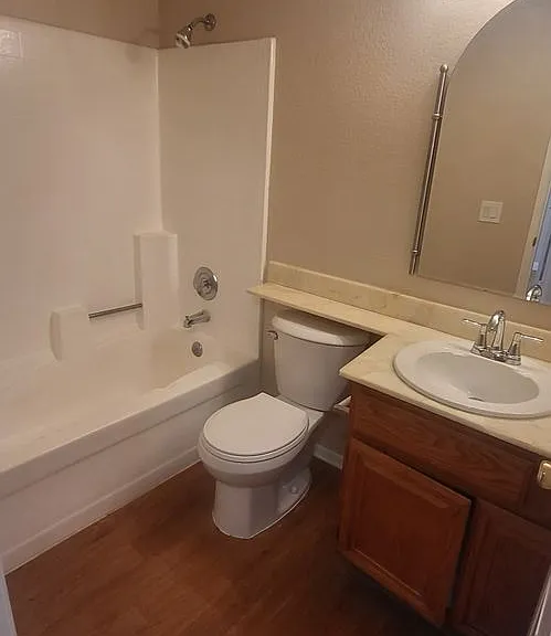2057 Rosemary Ct — Photo 6
