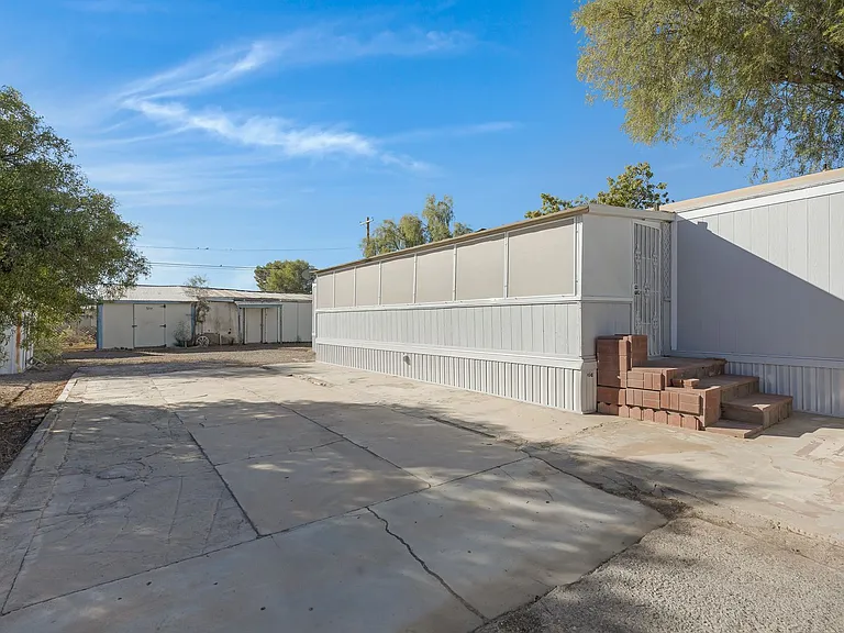755 W Dewey Ave — Photo 21