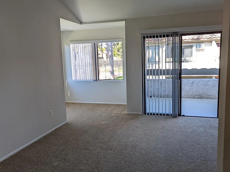 545 sq ft Studio alcove