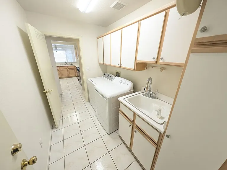 10113 Crescent Creek Dr — Photo 26