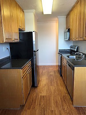 5th image of 747 10th Ave APT 37F