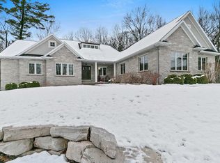 3217 W Twin Pines Ct, Green Bay, WI 54311