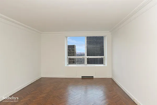Sold by Sotheby's International Realty | media 6