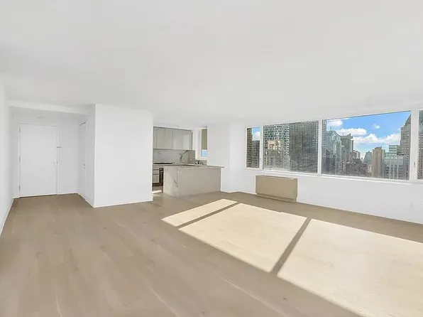 322 W 57th St APT 51U1, New York, NY 10019