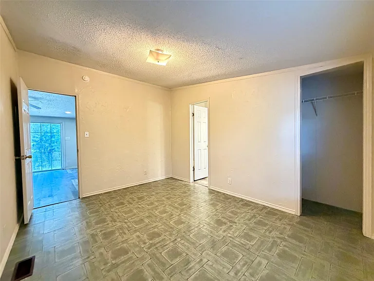 372 County Road 4450 — Photo 6