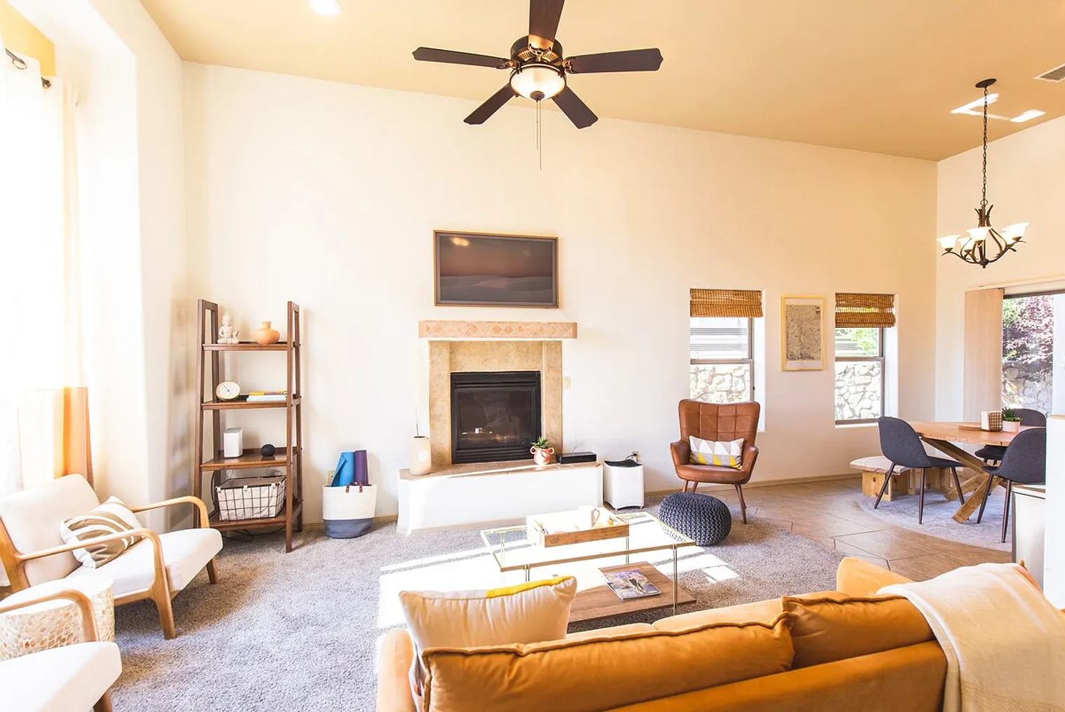 3 bed, 2.0 bath, 1302 sqft, $5,075 — Photo 3