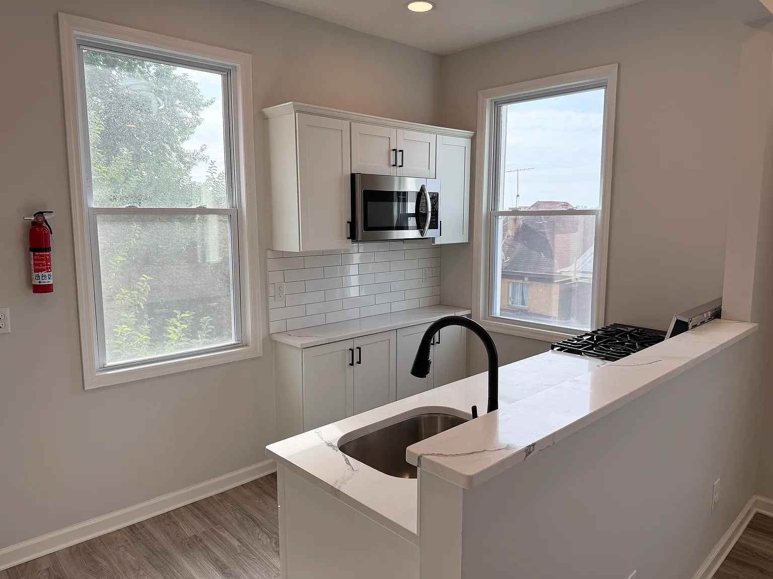 316 Bailey Ave — Photo 2