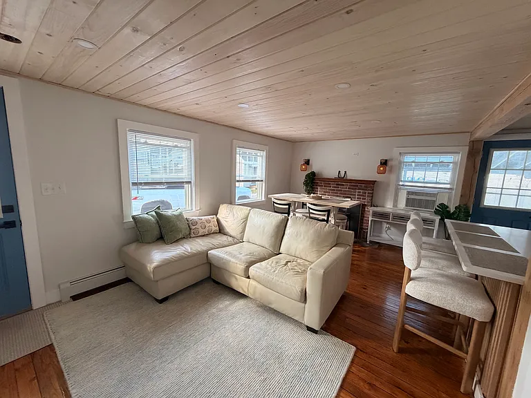 20 Grant St — Photo 5