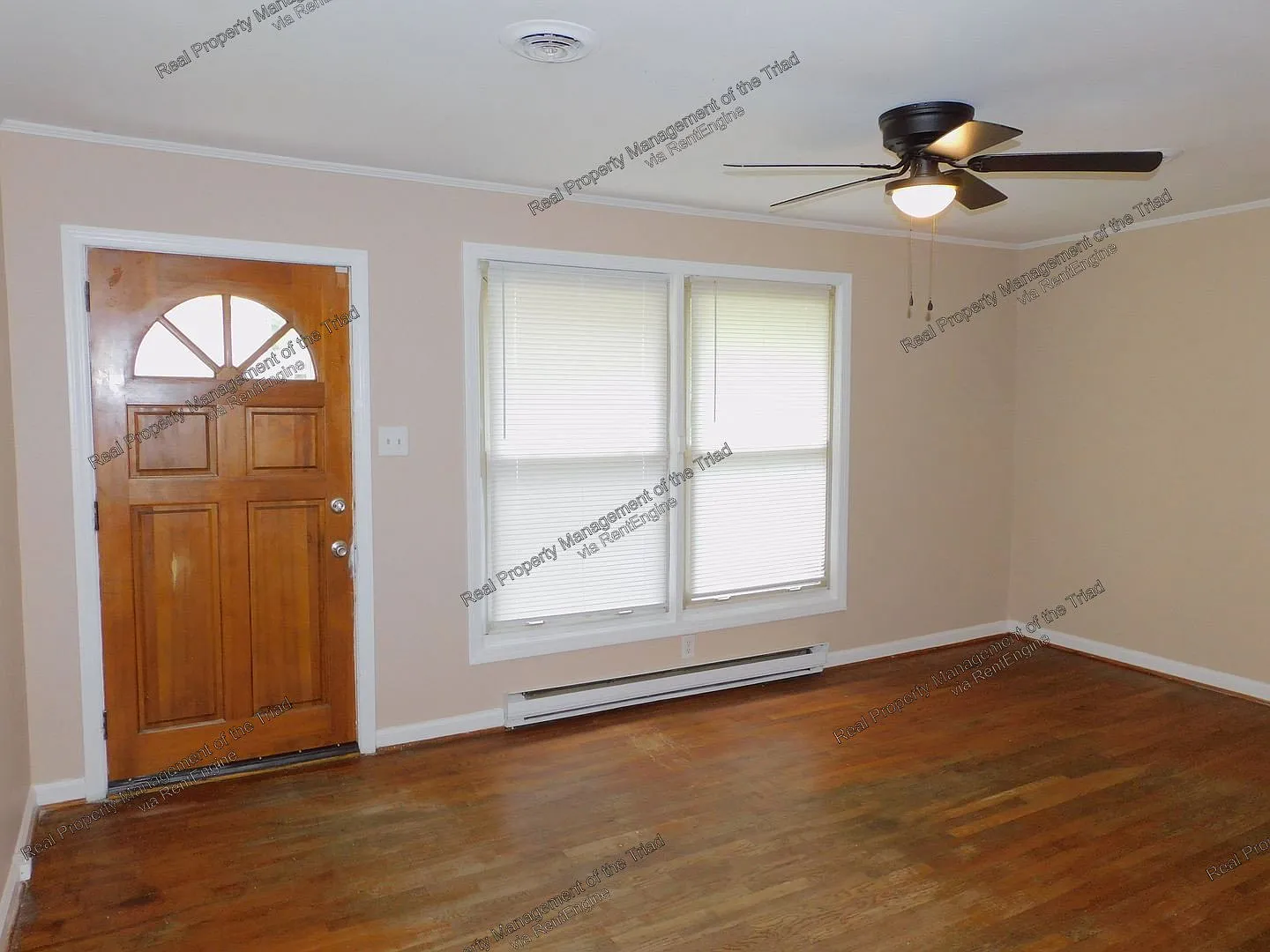 3 bed, 2.0 bath, 1950 sqft, $1,350 — Photo 2