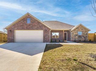 543 Woodplains Ave, Springdale, AR 72762