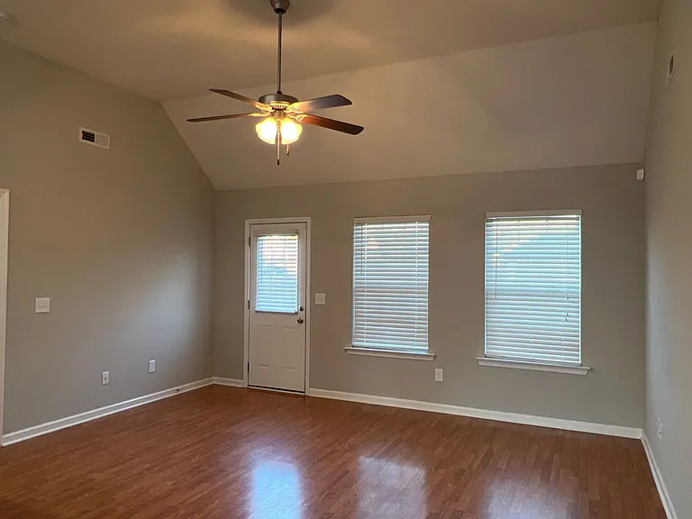 3028 Barretts Ridge Dr — Photo 12