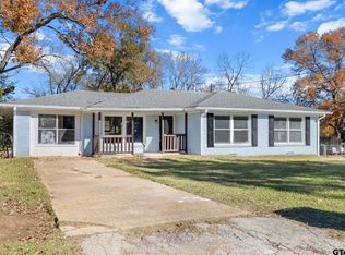 122 Brierwood Dr, Palestine, TX 75801