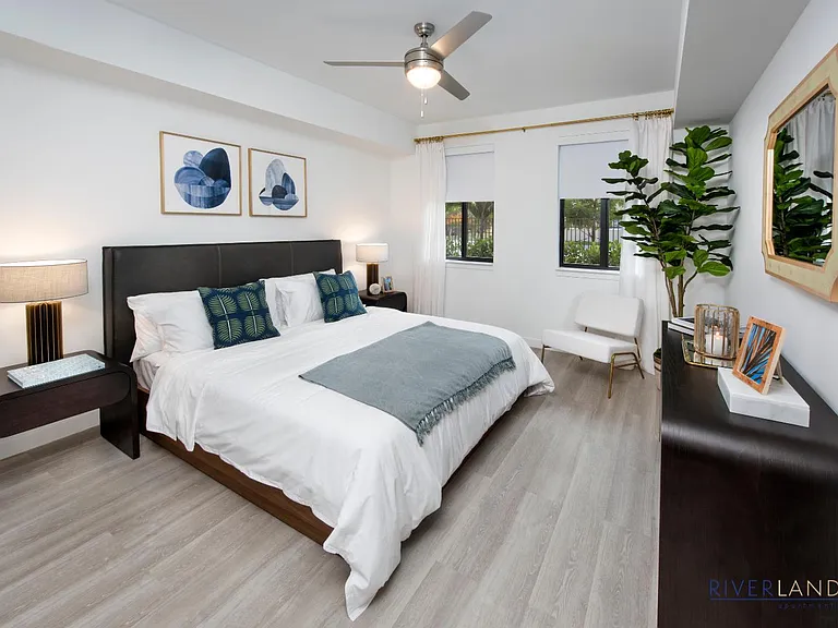 Riverland Apartments — Photo 16