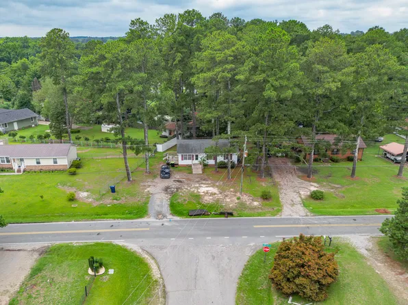2812 Cemetery Rd, Sanford, NC 27332
