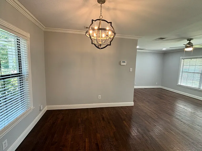 3835 Hawick Ln — Photo 5