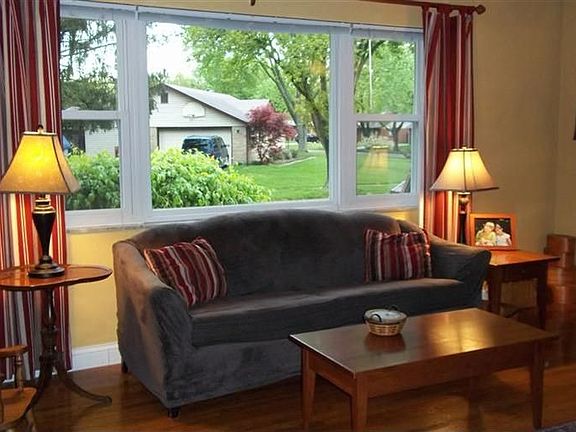 5th image of 3908 Robertann Dr