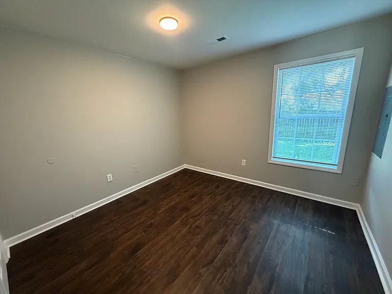 604 Winston Cir — Photo 8
