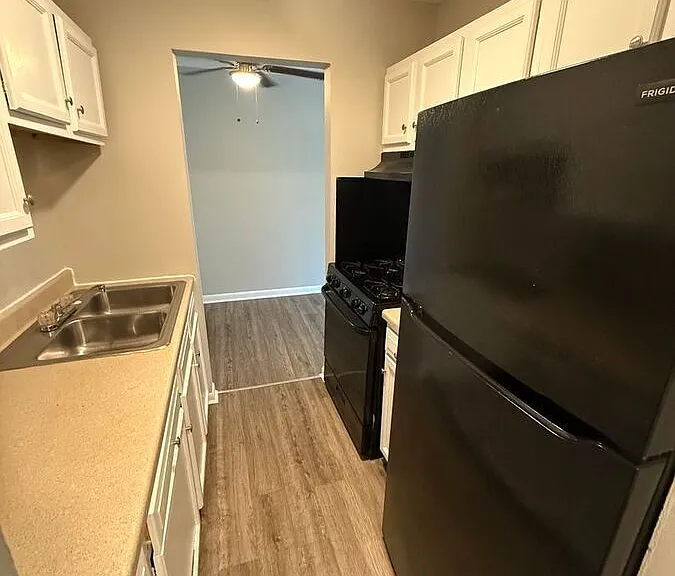 2082 Fairmont Ct #20 — Photo 8