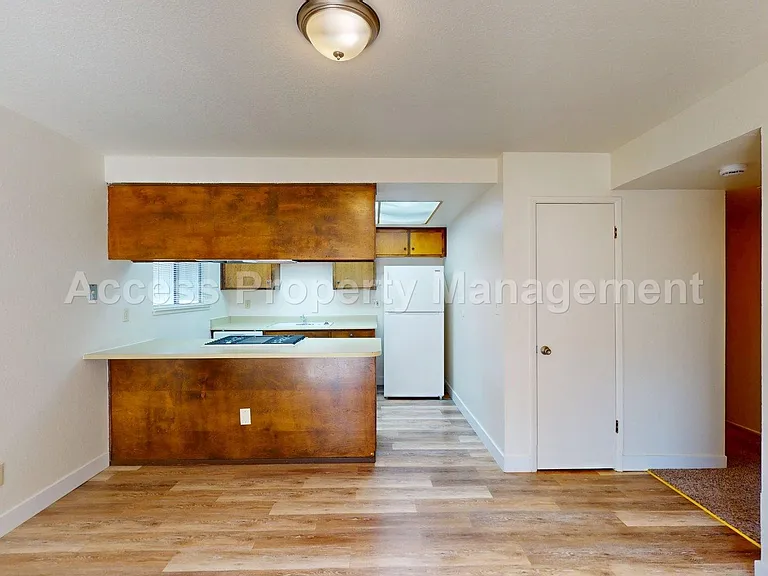 1516 Floyd Ave — Photo 9