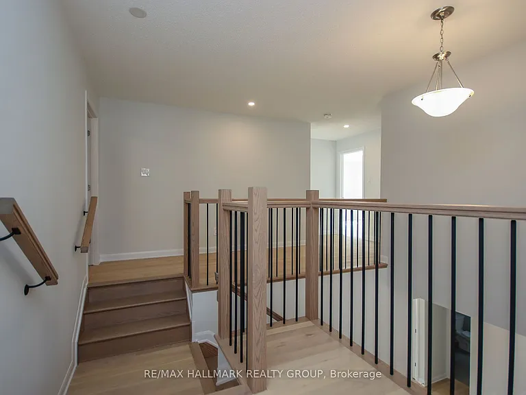 613 Idyllic Ter — Photo 17