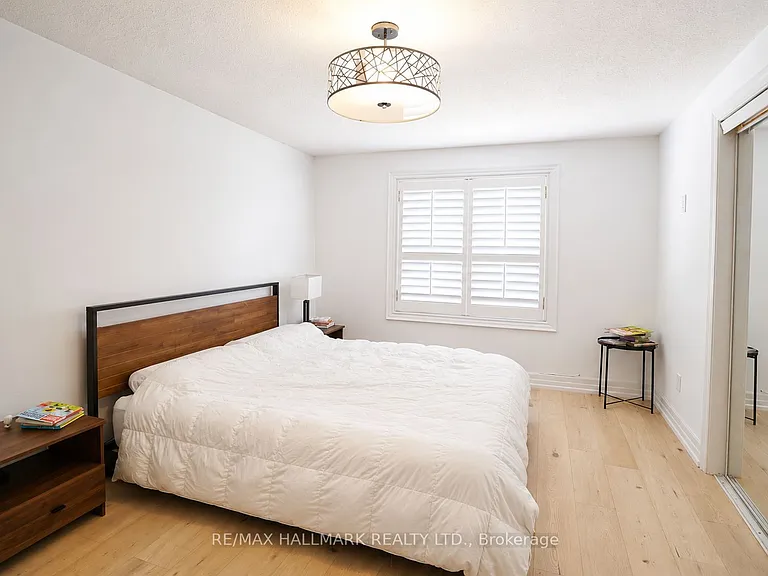 36 Kitsilano Cres — Photo 13