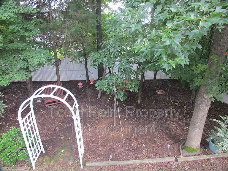 8007 Bristle Ln — Photo 18