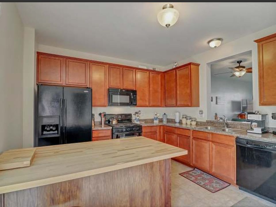 2055 CONCORD DR McHenry IL Zillow
