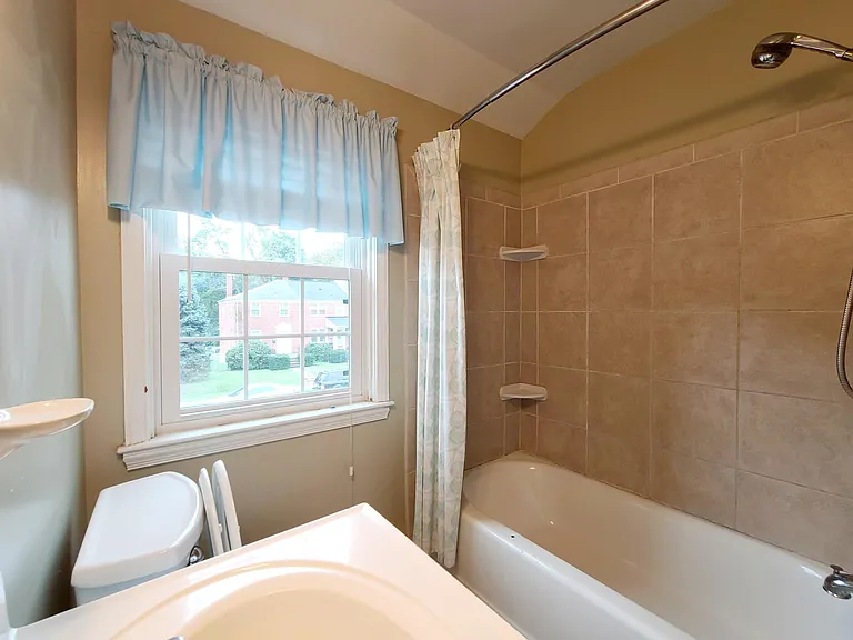 1822 Darrich Dr — Photo 20