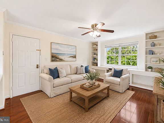3rd image of 1722 W Abingdon Dr APT 301