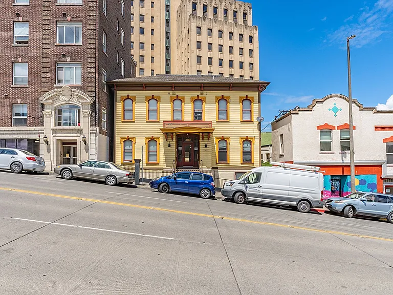 Rialto Apartments Historic Charm Meet Attainable Urban Living — Photo 13