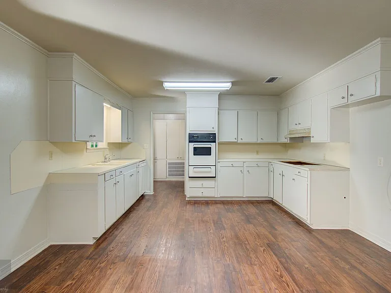 1021 Willow Dr — Photo 16