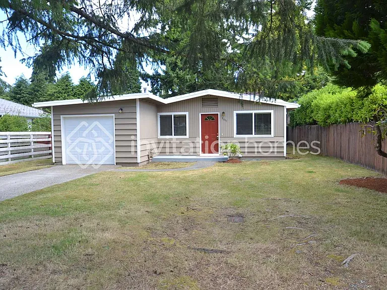 8611 121st St SW — Photo 1