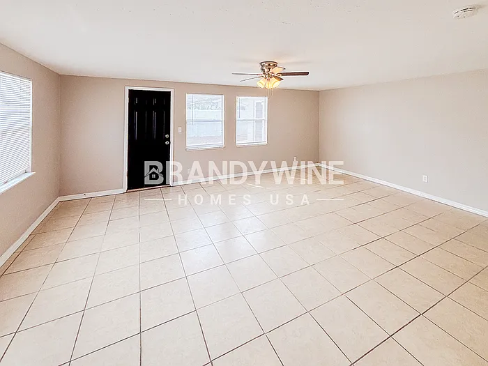 7236 Darien Way — Photo 3
