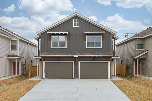 2307 Lynwood Bnd #1 Photo 1