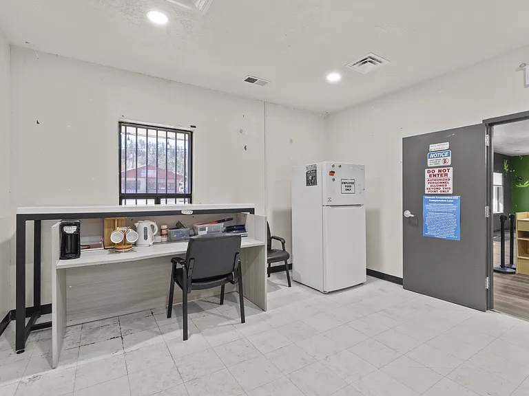360 Sudderth Dr #1 — Photo 27