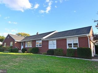 272 Hilltop Rd, Coopersburg, PA 18036