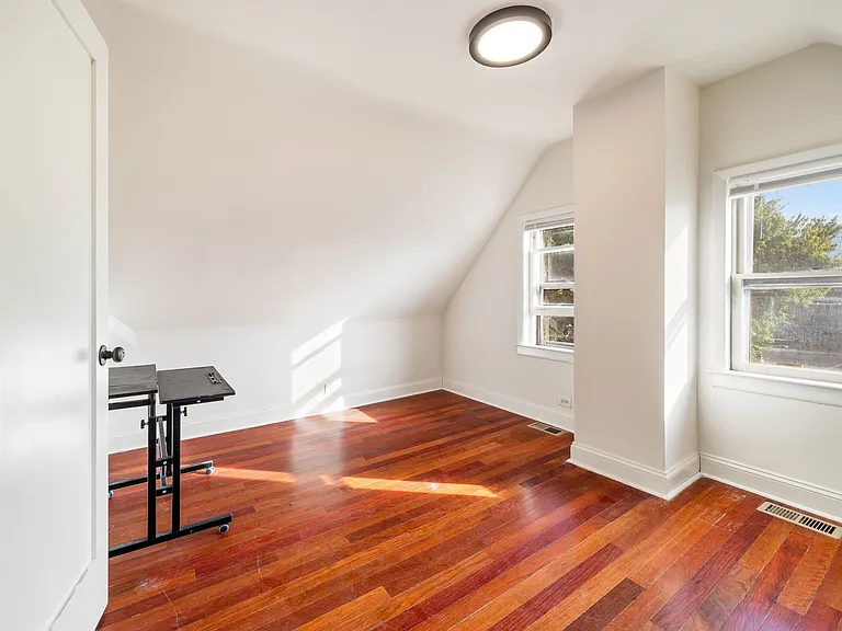 1118 Garnett Pl #2 — Photo 12