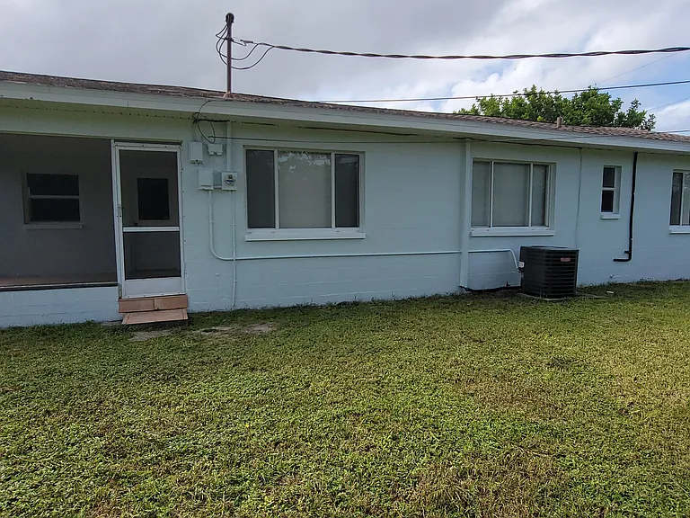 Jeanne Dr — Photo 2